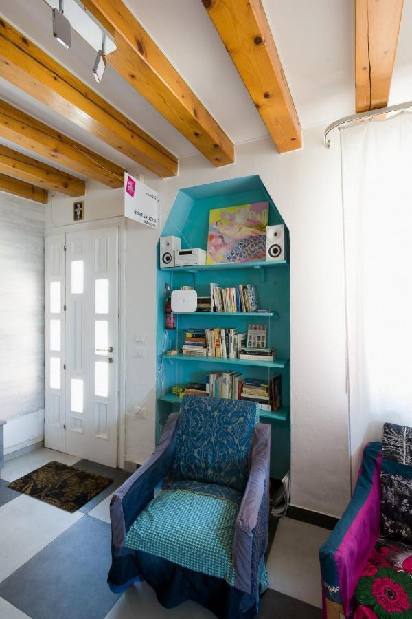 Night Galleria Holiday Home - Bed & Art In Burano - The Pink House 外观 照片