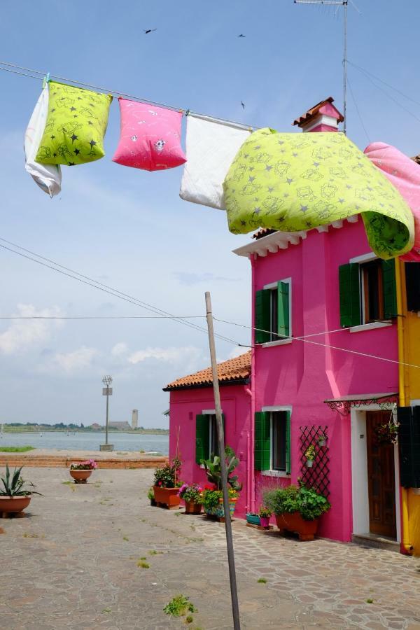 Night Galleria Holiday Home - Bed & Art In Burano - The Pink House 外观 照片